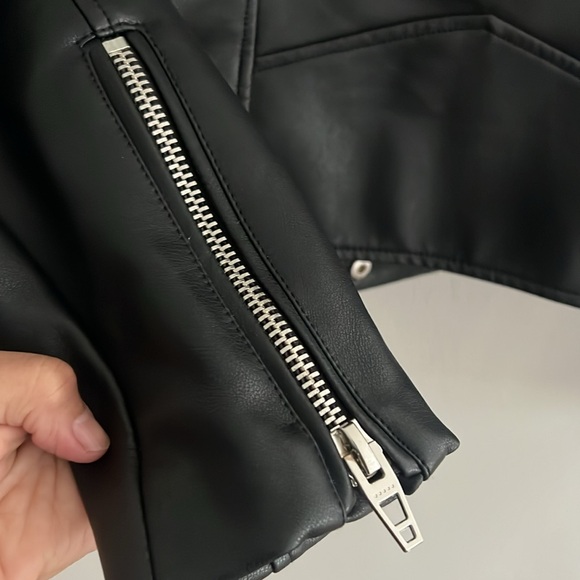 BlankNYC Black faux leather Motorcycle Jacket w/ Zipper size S good condition - Picture 8 of 12